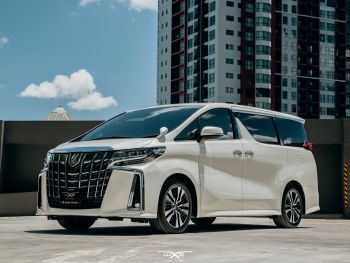 TOYOTA Alphard SC White 