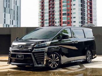TOYOTA Vellfire ZG Black